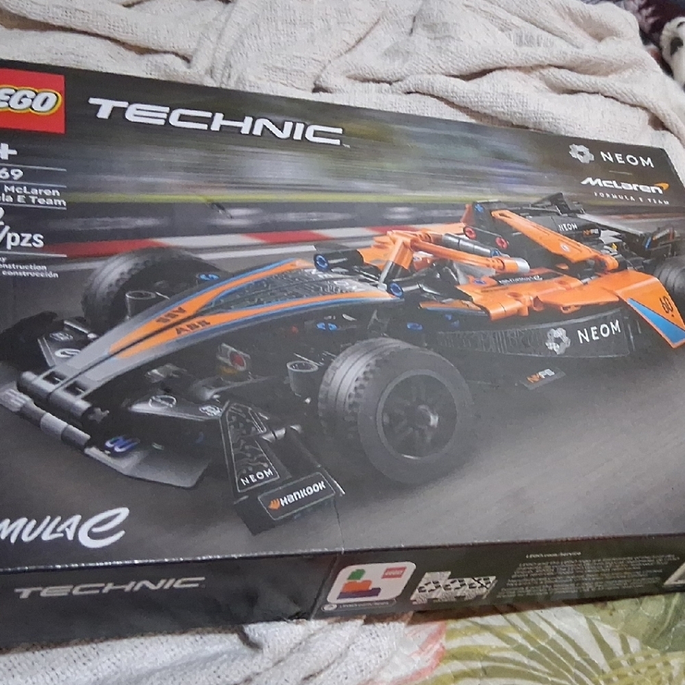 New LEGO Technic Neon Formula Car - Black and Orange 42169 McLauren